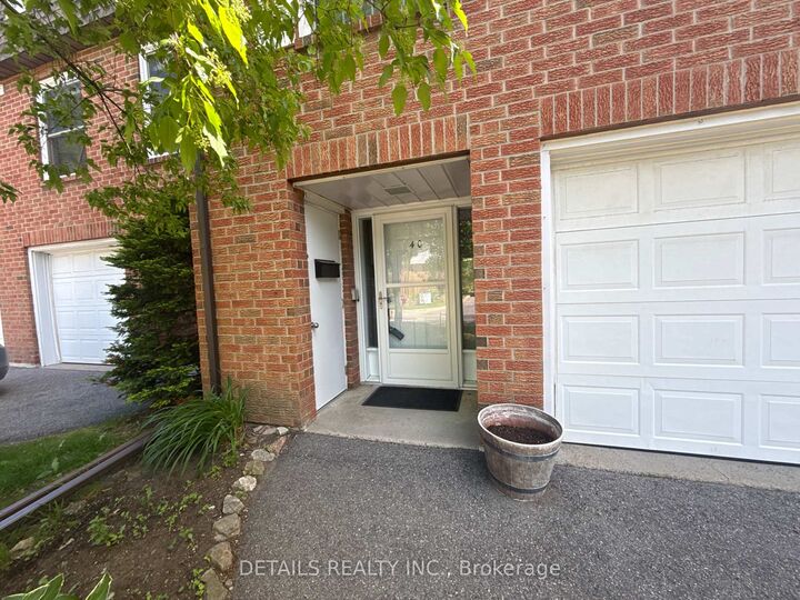 Property Photo: 40 Appleby Private ON K2C 3P4