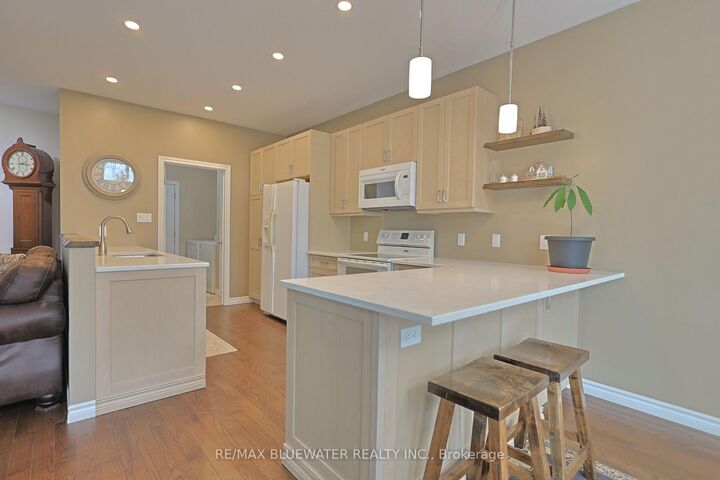 Property Photo: 13 Oakwood Links Lane ON N0M 1T0