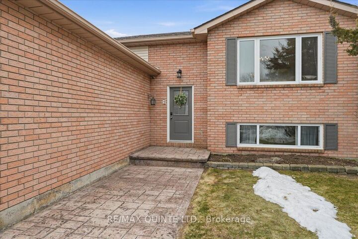 Property Photo: 4 Harbourview Crescent ON K0K 3L0