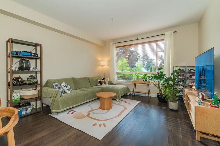 Property Photo: 14588 McDougall Drive 103 BC V4P 0H1