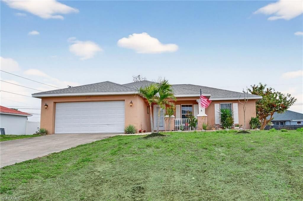 Property Photo:  2707 NE 5th Ave  FL 33909 