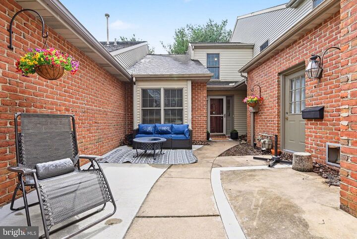 Property Photo:  104 Cambridge Drive  PA 17033 