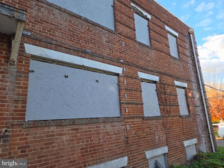 Property Photo:  4639 Hillside Road SE  DC 20019 