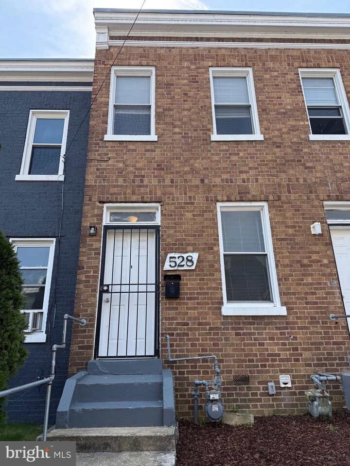 Property Photo:  528-530 Hobart Place NW  DC 20001 
