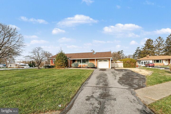 Property Photo:  8 Midland Court  PA 17057 