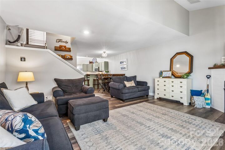 Property Photo:  14021 Queens Harbor Road  NC 28278 