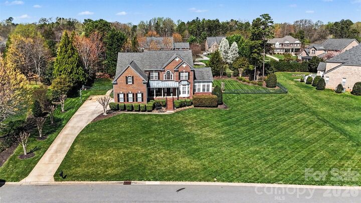 Property Photo: 9416 Stonebridge Way NC 28227