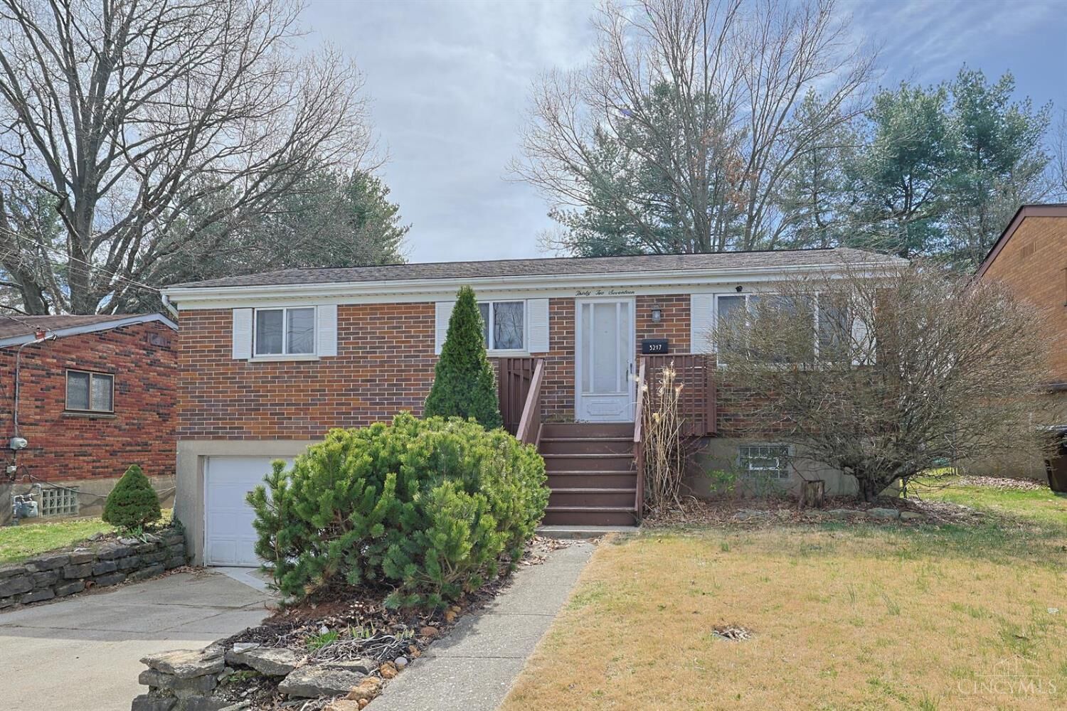 Property Photo: 3217 Rockacres Court OH 45239