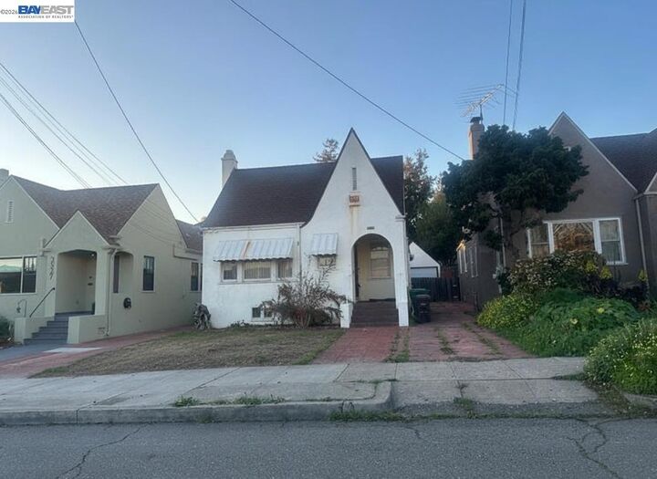 Property Photo:  2533 Harrington Ave  CA 94601 