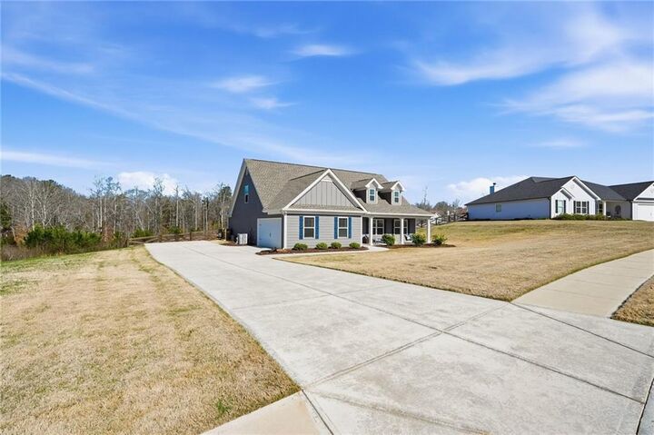 Property Photo:  511 Grand Oaks Avenue  GA 30620 