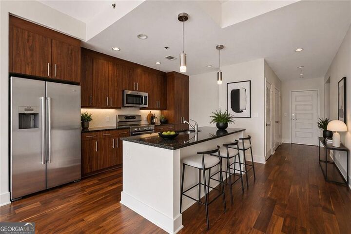 Property Photo:  1080 Peachtree Street NE 1904  GA 30309 