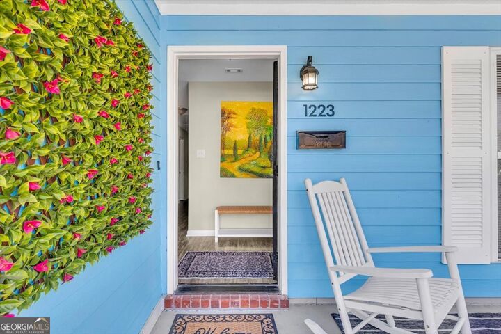 Property Photo:  1223 E Waldburg Street  GA 31404 