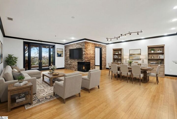 Property Photo:  400 N Main Street 203  SC 29601 