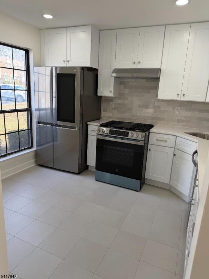 Property Photo:  32 Woodward Ln Ondo  NJ 07920 