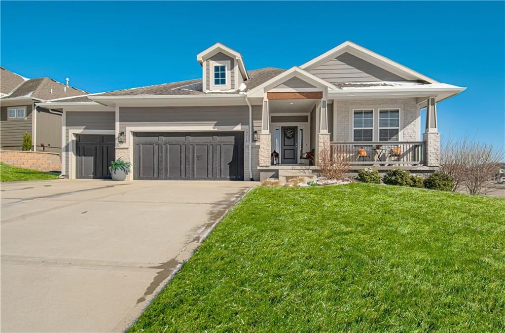 Property Photo:  19514 W 115th Court  KS 66061 