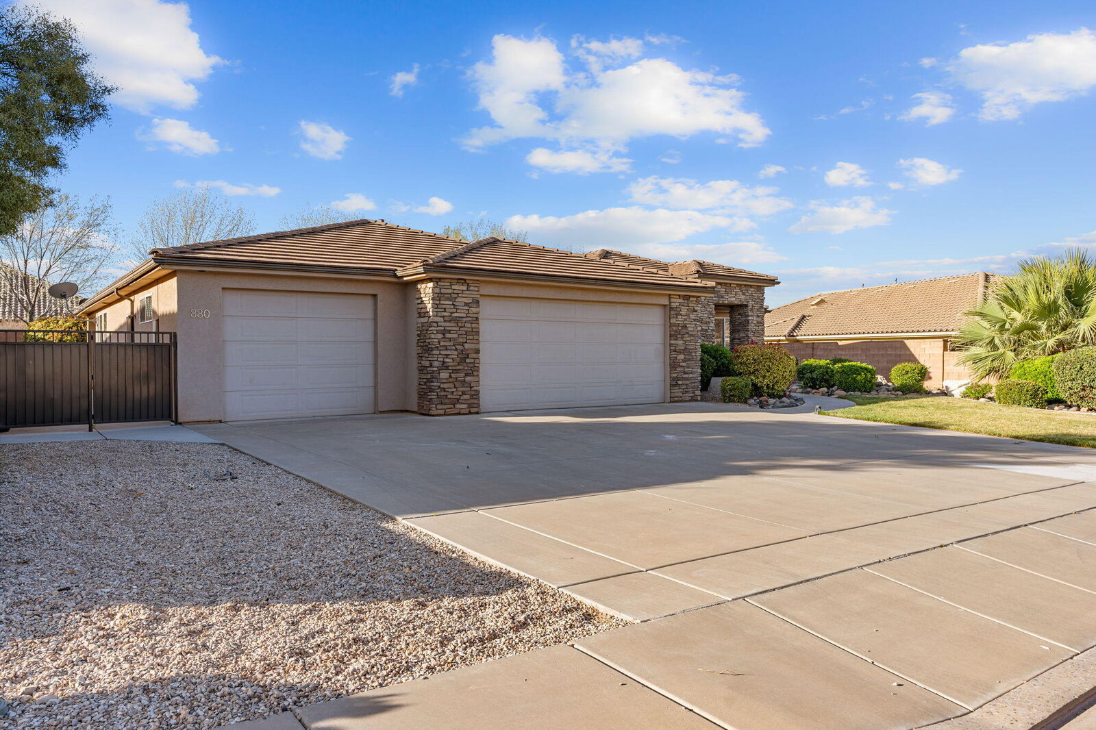 Property Photo:  880 E Lori Ln  UT 84780 