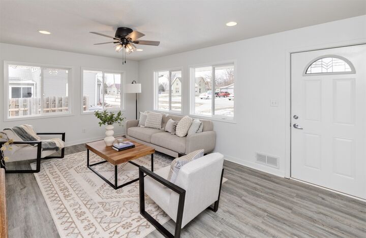 Property Photo: 310 2nd Street NW IA 50169