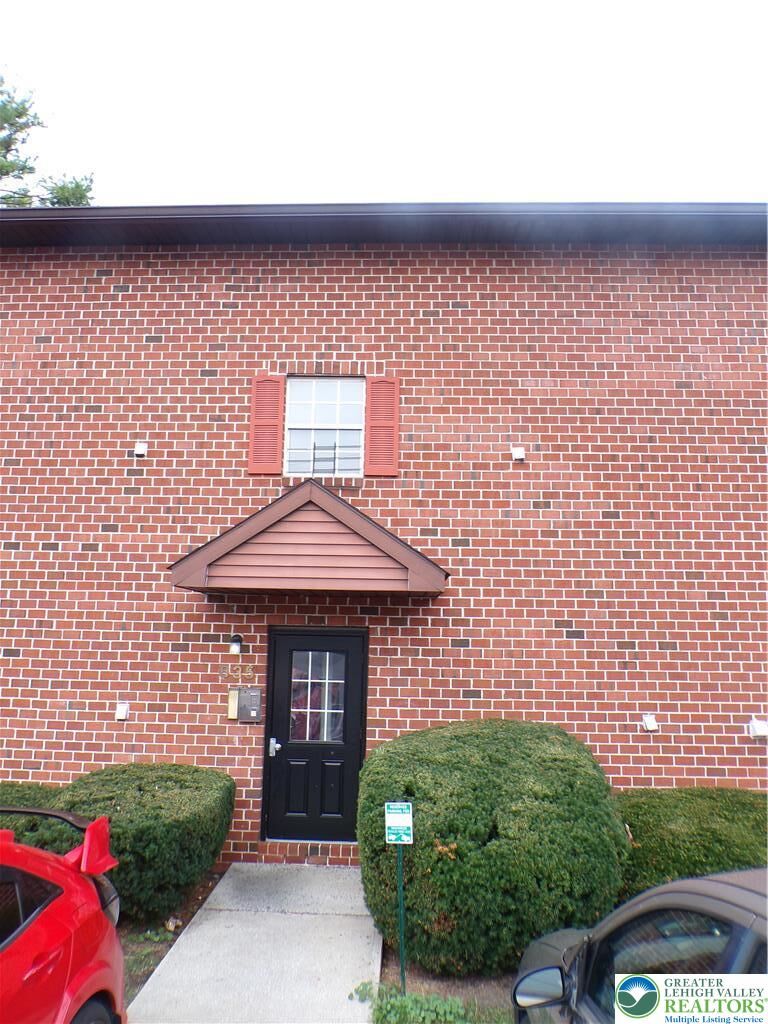 Property Photo: 835 S 4th Street 9 PA 18103