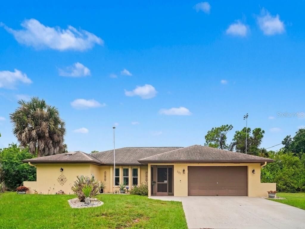 Property Photo: 507 Ramblewood Street FL 33953