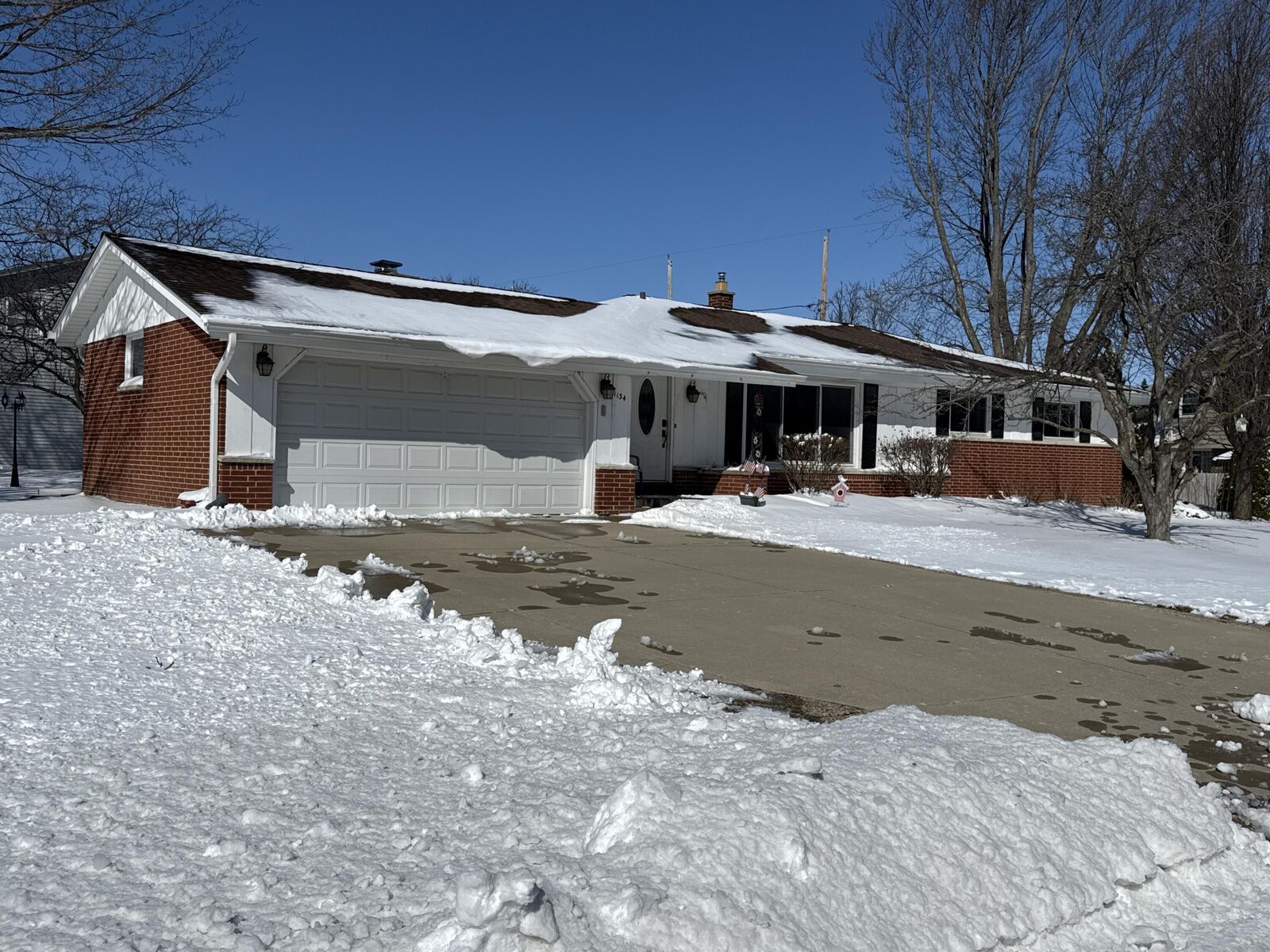 Property Photo: 1134 Bluebird Ln WI 53182