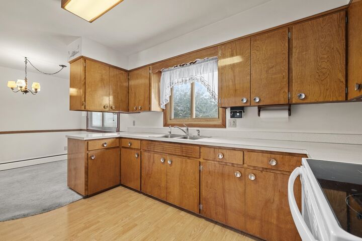 Property Photo: 117 35th Ave SE ND 58701