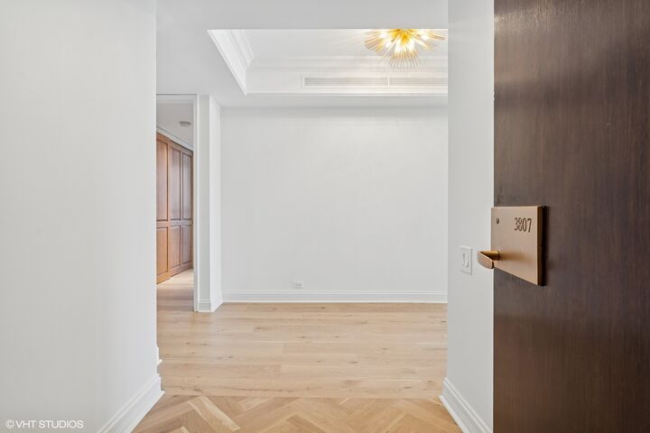 Property Photo:  180 E Pearson Street 3807  IL 60611 