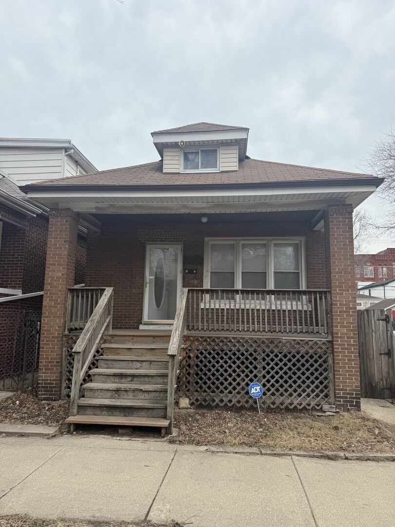 Property Photo: 6521 S Saint Lawrence Avenue IL 60637