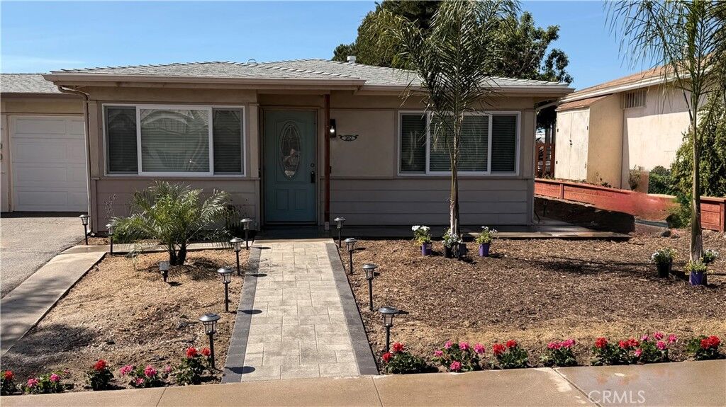 Property Photo:  262 Coneflower Street  CA 92024 