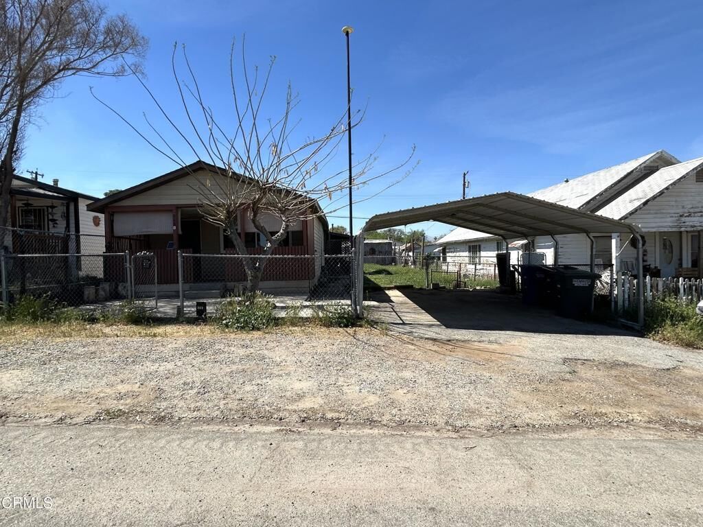 Property Photo:  313 General Petroleum Avenue  CA 93268 