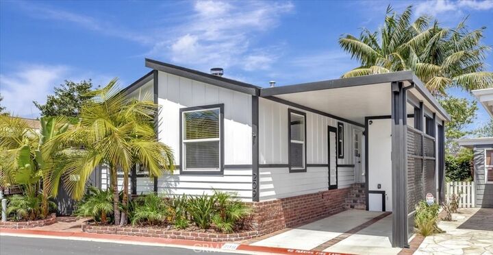 Property Photo:  209 Tremont Drive  CA 92660 