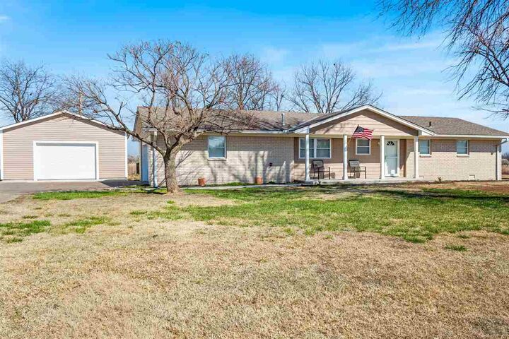 Property Photo:  1706 W Ferguson  OK 74631 