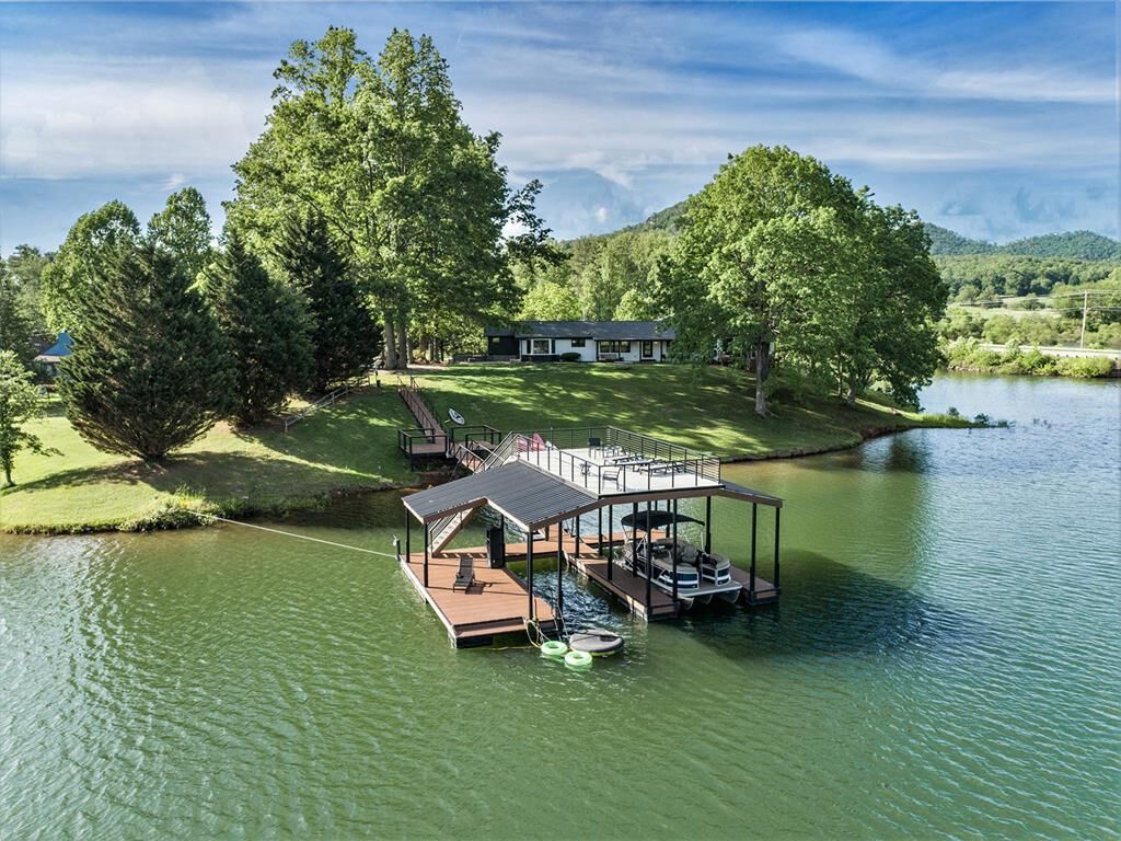 Property Photo:  834 Lower Bell Creek Road  GA 30546 