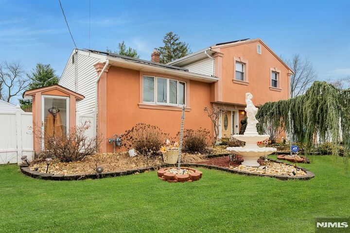 Property Photo:  8 Monaghan Road  NJ 08817 