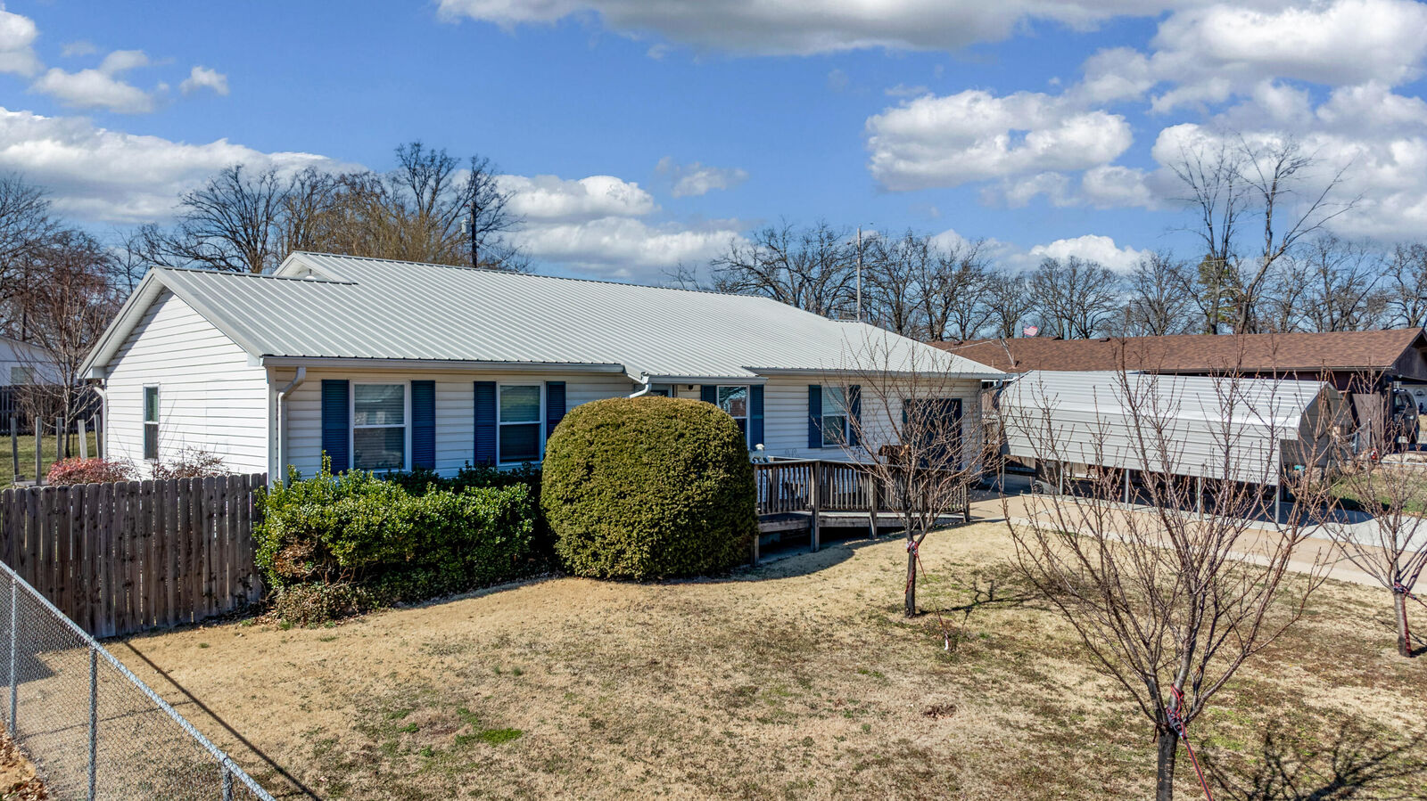 Property Photo:  1308 S Oak Street  OK 74344 