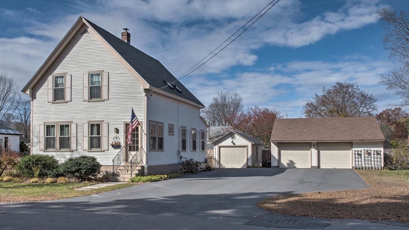 Property Photo:  30 Fairview Street  NH 03431 