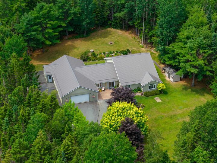 Property Photo: 532 Oakland Road NS B0J 2E0