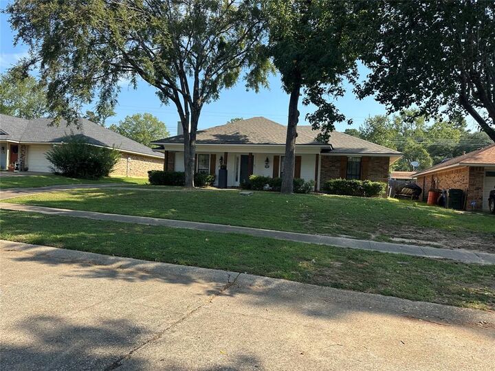 Property Photo:  9319 Lytham Drive  LA 71129 