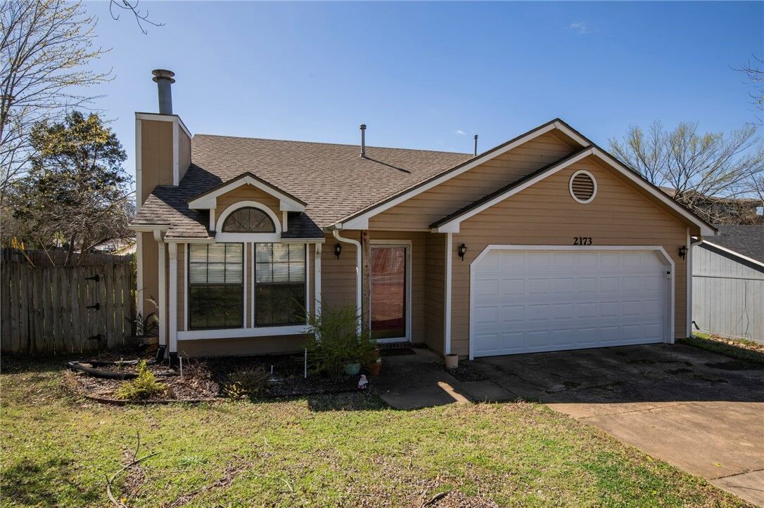 Property Photo: 2173 E Stearns Street AR 72703