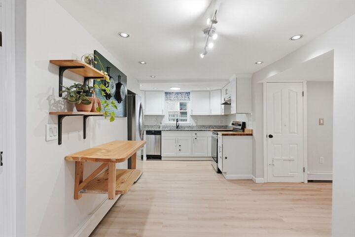 Property Photo:  86 Indian Rd  MA 02451 