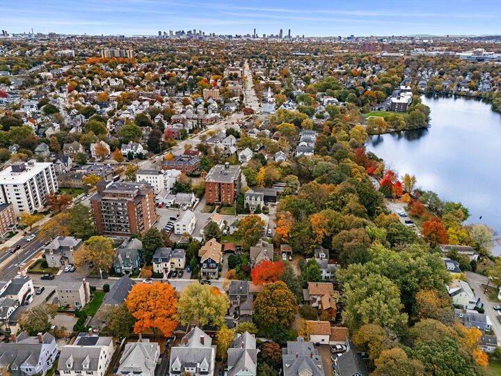 Property Photo:  21 Avon Place  MA 02474 