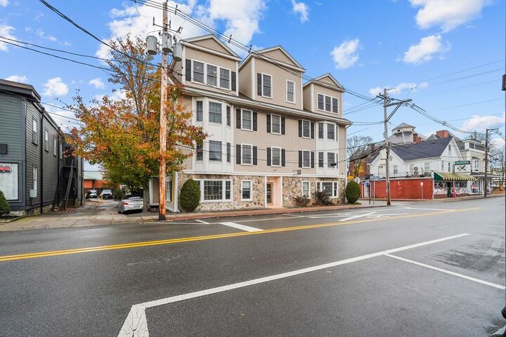 Property Photo: 10 Porter St C MA 02072