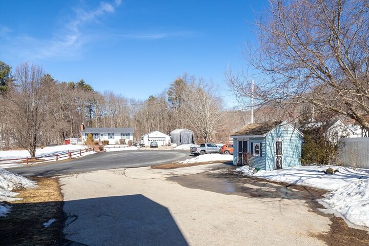 Property Photo:  5 Maple Ave 2  MA 01537 