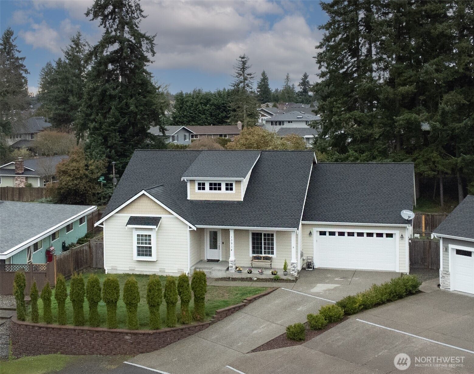 98059 Home for sale in Renton: 13914 SE 136th Pl, Renton, WA 98059