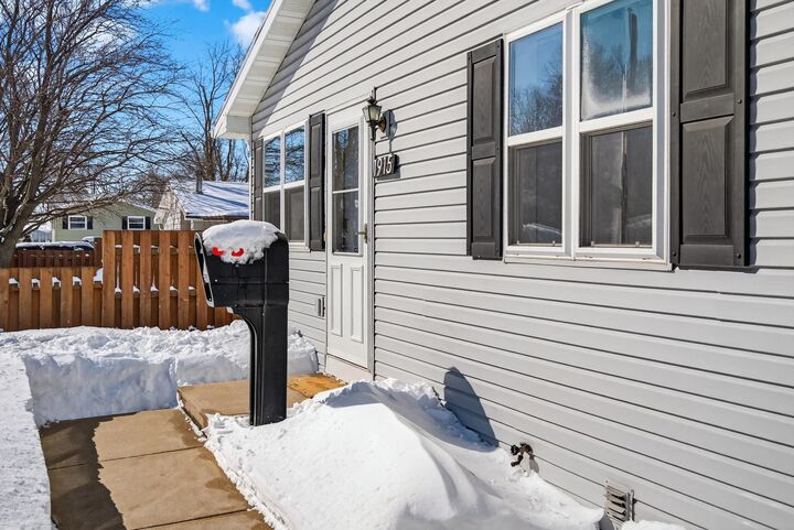 Property Photo:  1915 Sheridan Street  WI 54901-2180 