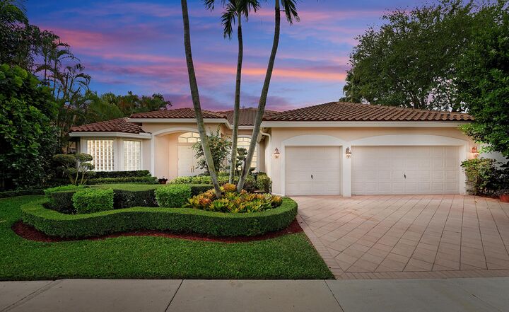 Property Photo:  2445 Eagle Run Way  FL 33327 