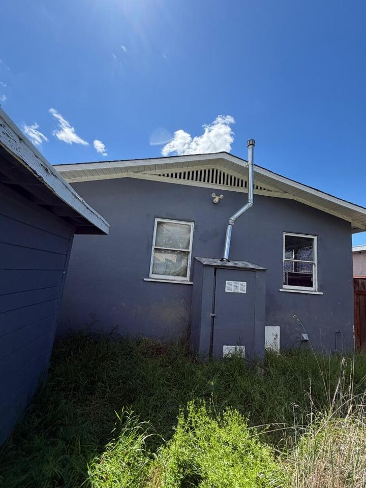 Property Photo:  1744 East 22nd Street  CA 94606 