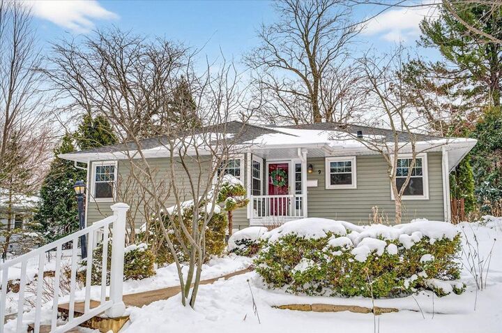 Property Photo:  9 Frederick Circle  WI 53711 