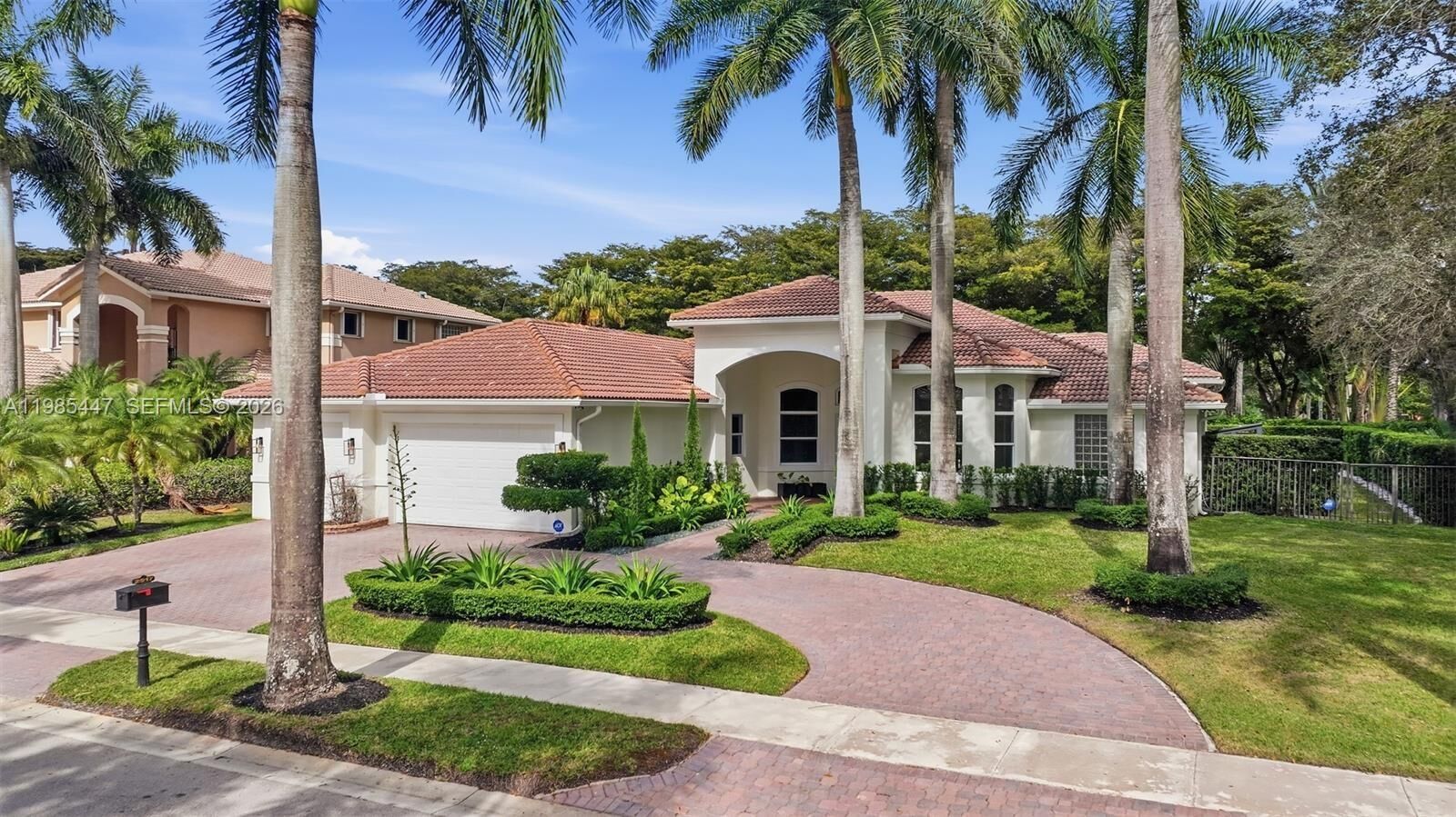 Property Photo: 2517 Provence Cir FL 33327