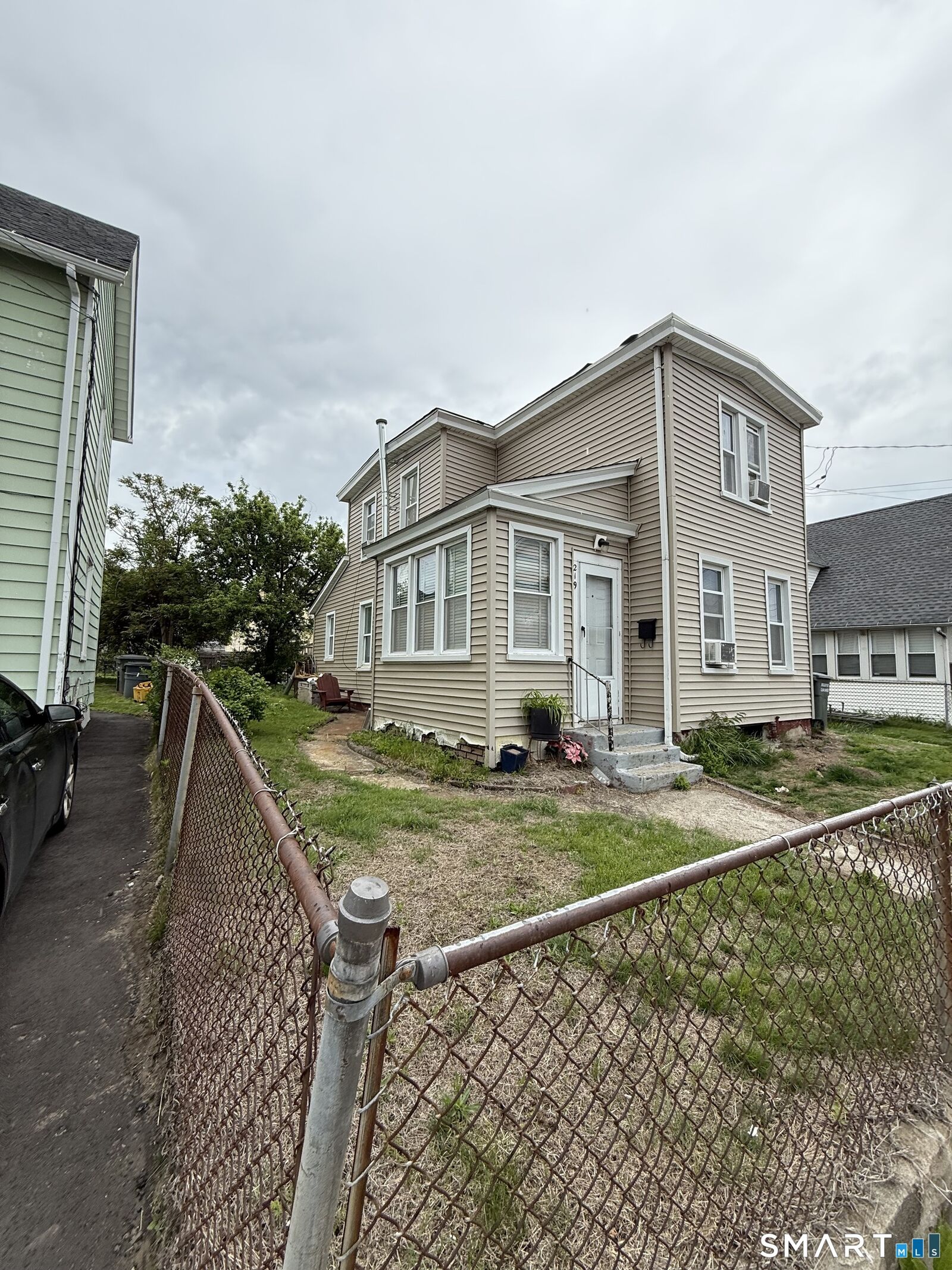 Property Photo:  219 Adams Street  CT 06607 