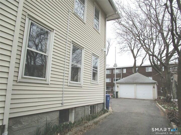 Property Photo:  158 Scofield Avenue 3rd Floor  CT 06605 